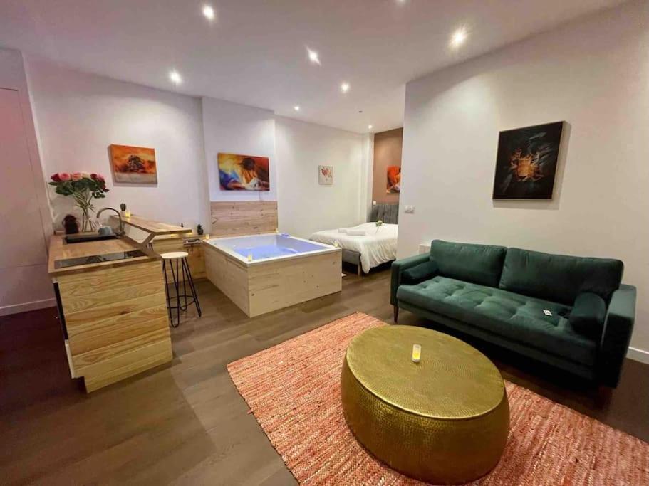 Colline, La Suite Cinema Spa Privee Nancy Buitenkant foto